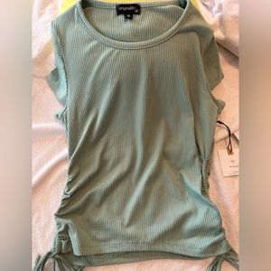 Cute teens top with ruching on the sides